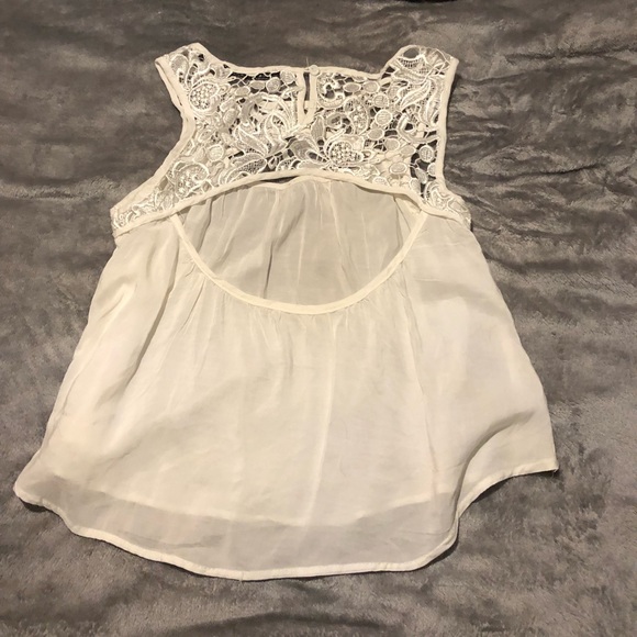 White lace tank top - Picture 2 of 4